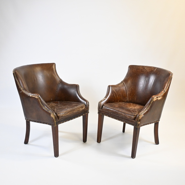 Fåtöljer i skinn, ett par, Artwood, 2000-tal.