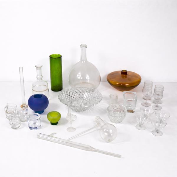 Parti glasföremål.