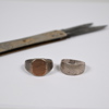 Ringar i silver, 2st, samt en fickkniv. 