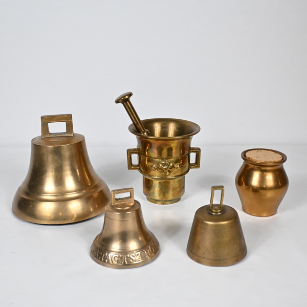 Mässingsföremål, 5st, 1900-tal.