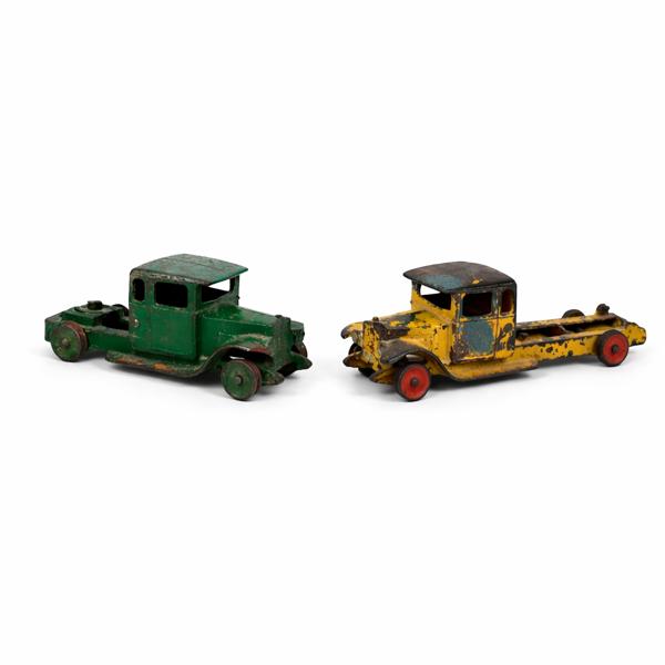 Leksaksbilar, 2st, Skoglund & Olsson, Gefle, 1900-talets första hälft.