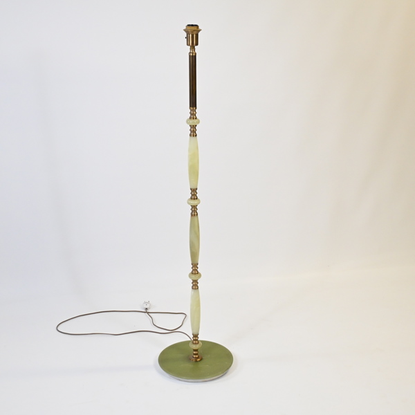 Golvlampa i onyx och mässing, 1900-tal.