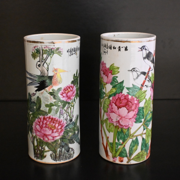 Penselvaser i porslin, ett par, Kina.