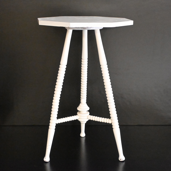 Avlastningsbord i trä, 1900-tal.