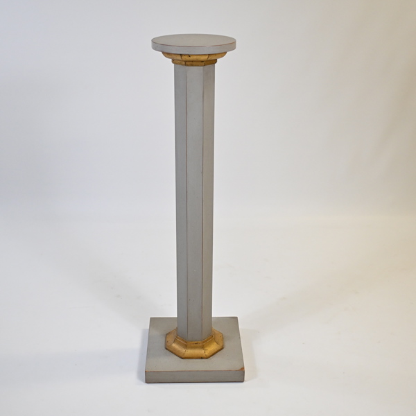 Piedestal i trä, 1900-tal.