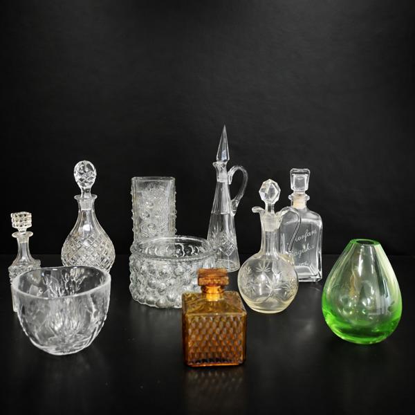 Parti glasföremål.