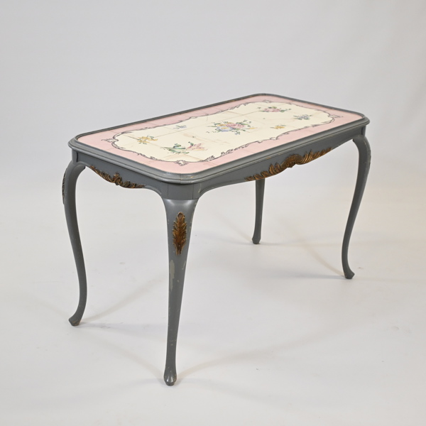 Bord med kakelplattor, rokokostil, 1900-tal.