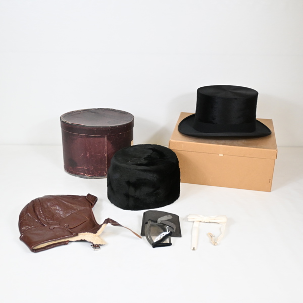 Hattar, 2st, samt en pilotmössa, 1900-tal.