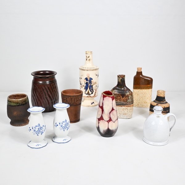 Parti keramik- och porslinsföremål.