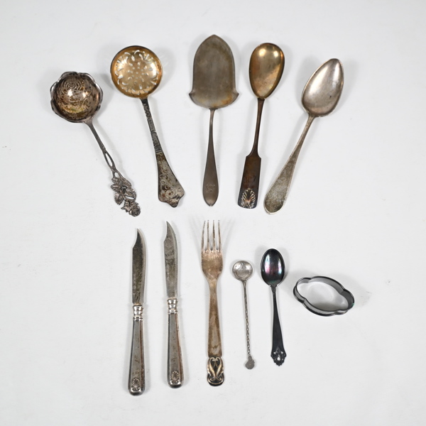 Föremål i silver, 830.