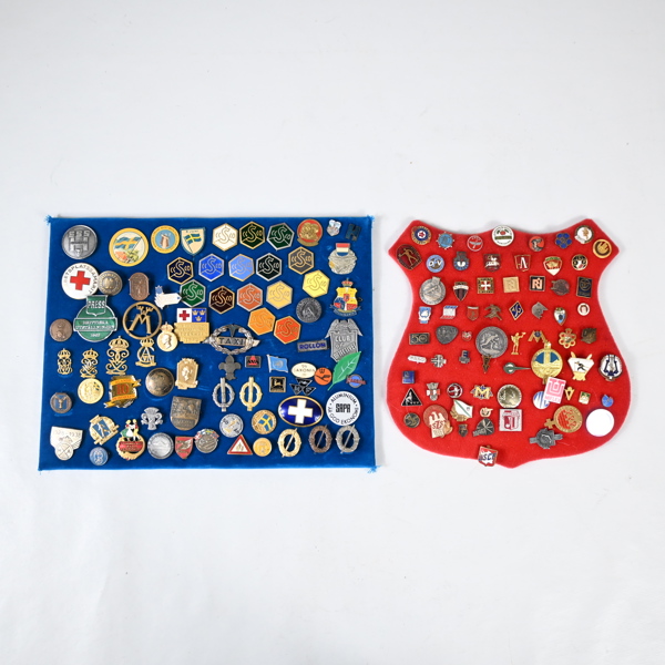 Parti pins och märken.