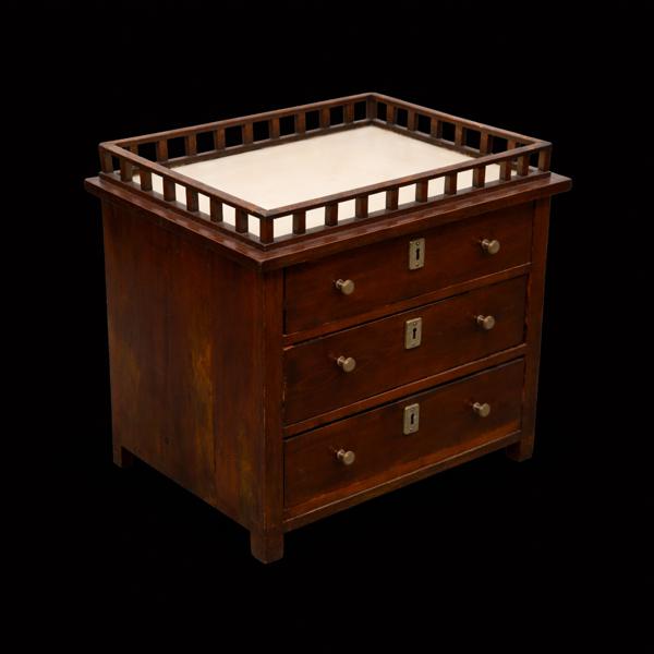 Byrå, miniatyr, 1800-tal.