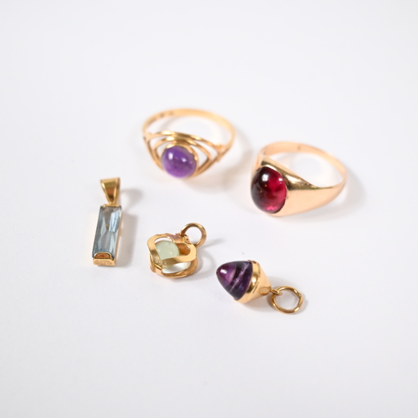 Smycken i 14/18k guld.