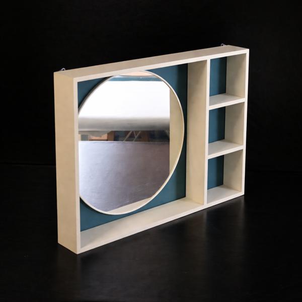 Vägghylla med spegel, 1960-tal.