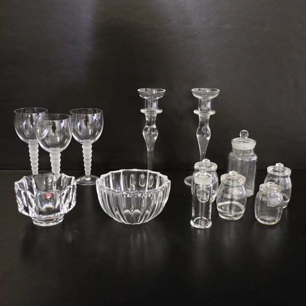 Parti glasföremål.