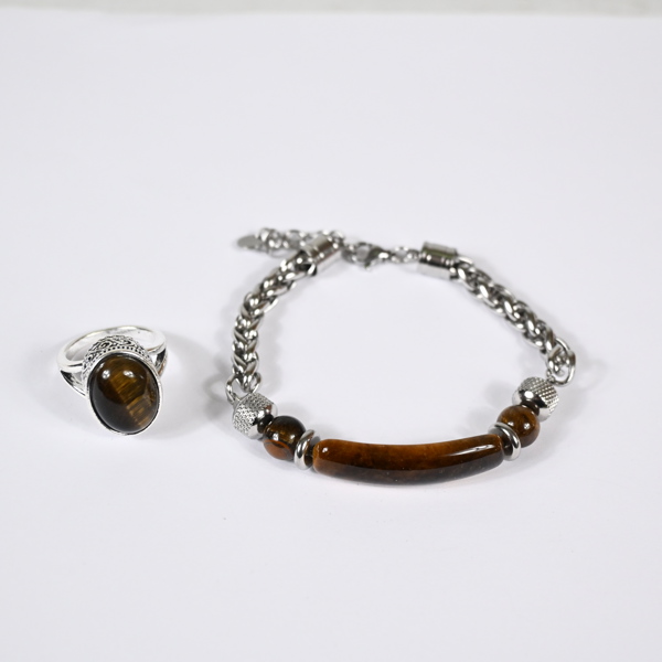 Armband och ring, med stenar.