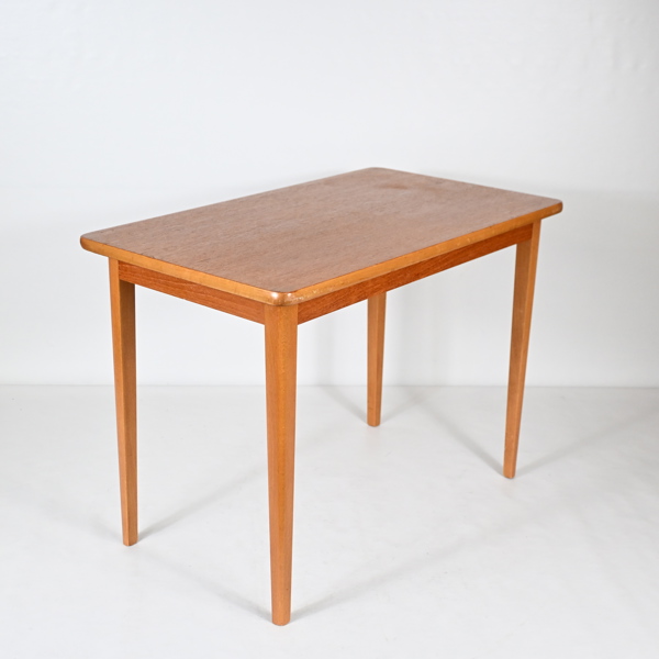 Sidobord i teak, 1960-tal.