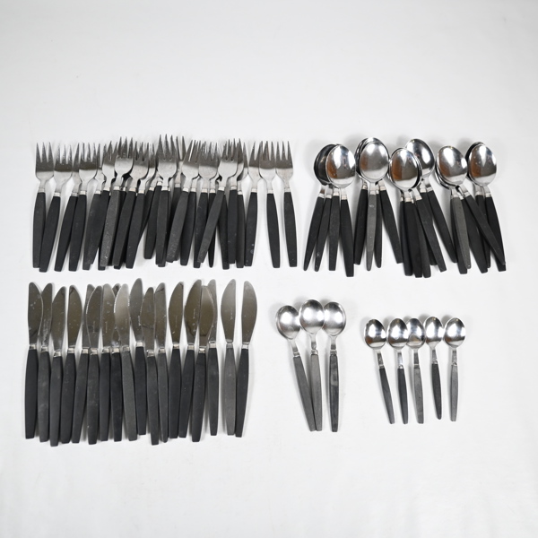 Bestick, 74 delar, rostfritt stål och bakelit.
