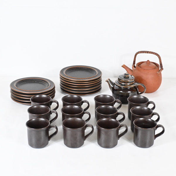 Keramik, 26 delar, Höganäs och Arabia.