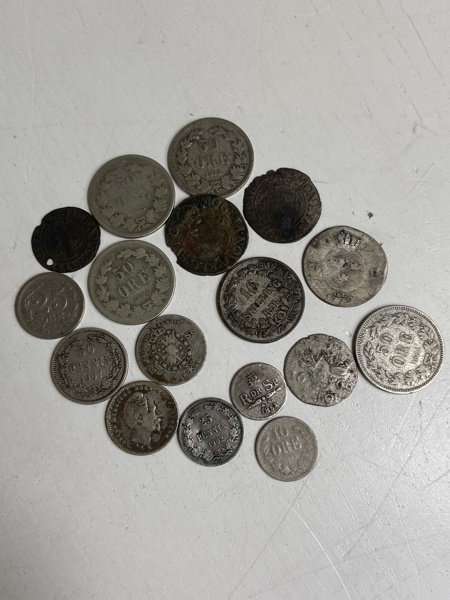 Äldre silvermynt, bl a 1/2 öre Johan III 1581