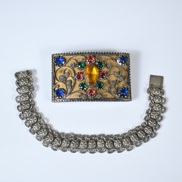 Armband och brosch i silver, 1900-tal.