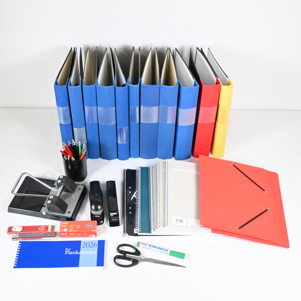 Parti kontorsmaterial. 