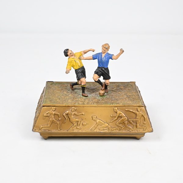 Skrin med fotbollsmotiv, 1900-tal.