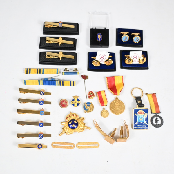 Slipsnålar och manschettknappar, militära, m.m.