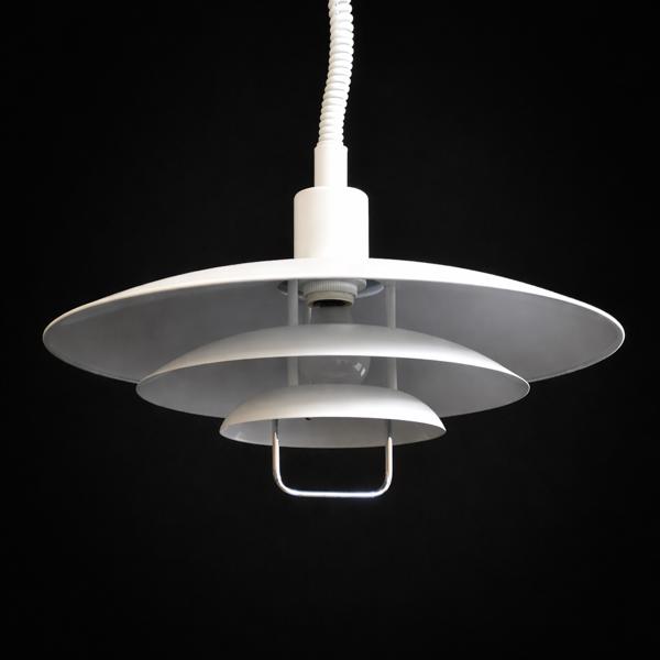 Taklampa i metall, markslöjd, 1900-talets slut.