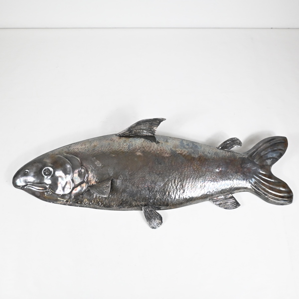Skulptur i nysilver, lax, 1900-talets mitt.