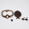 Smycken med granater, 4st, 1900-tal.