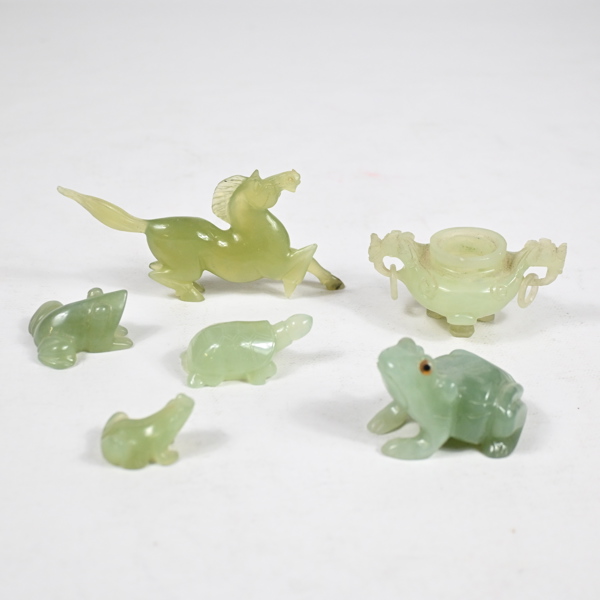 Figuriner, 6st, någon troligtvis jade, 1900-tal.