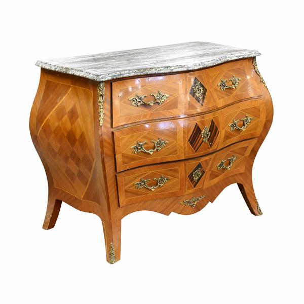 Byrå med stenskiva, rokokostil, 1900-tal.