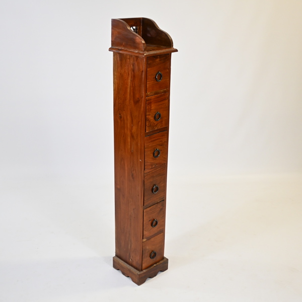 Byrå, 6-lådig, orientalisk, 1900-tal.