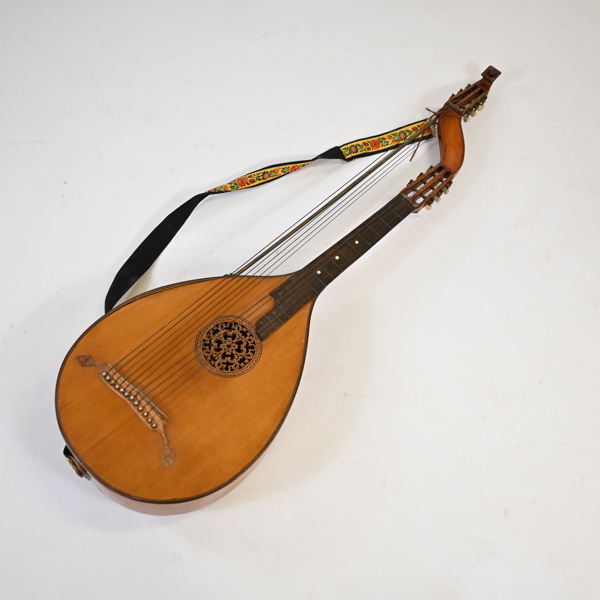 Luta, 12-strängar, 1920-tal.