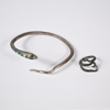 Ring och armring, i form av ormar, silver.