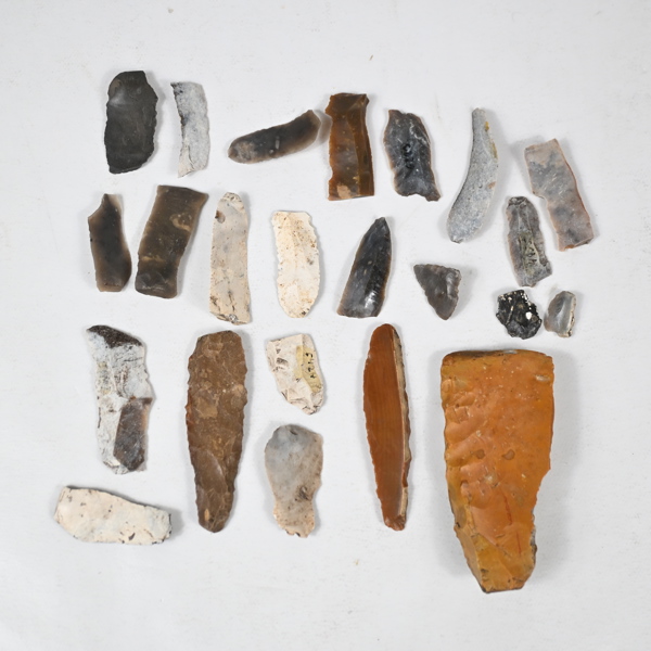 Flintföremål, 23 delar.