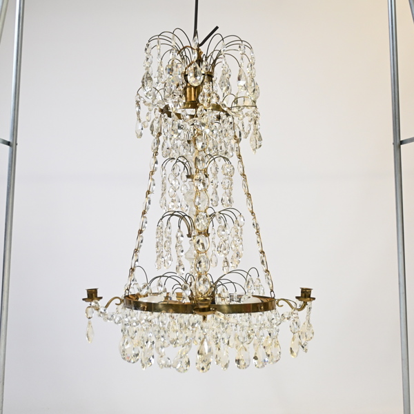 Ljuskrona, gustaviansk stil, "Hagamodell", 1900 talets början.