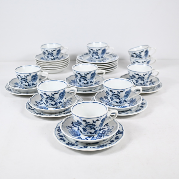 Kaffeservisdelar, Blue Danube, 34 delar.