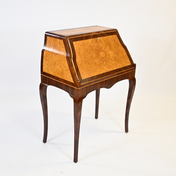 Sekretär, rokokostil, 1900 tal.