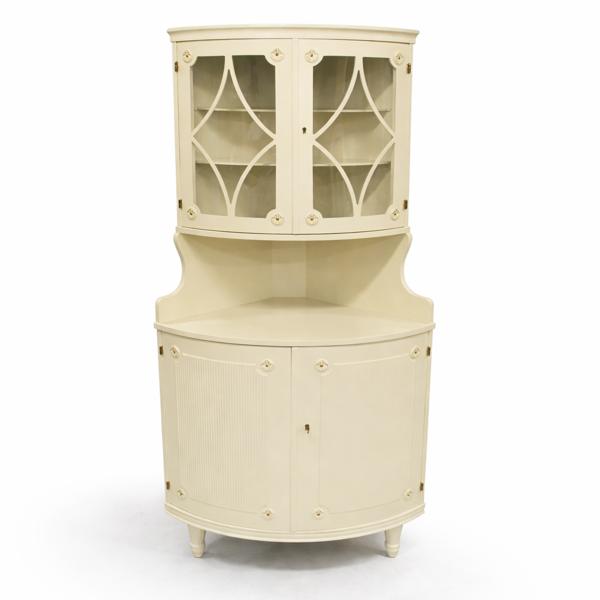 Hörnskåp, med vitrin, gustavianskstil, 1900 tal.