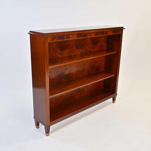 Bokhylla, Axel Ståhls Möbelfabrik AB, SMI Vimmerby, 1900 talets mitt.