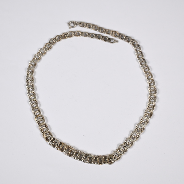 Halsband, bismarck, 830. 