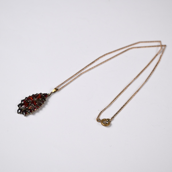 Halsband med granater, förgyllt, 1900 tal. 