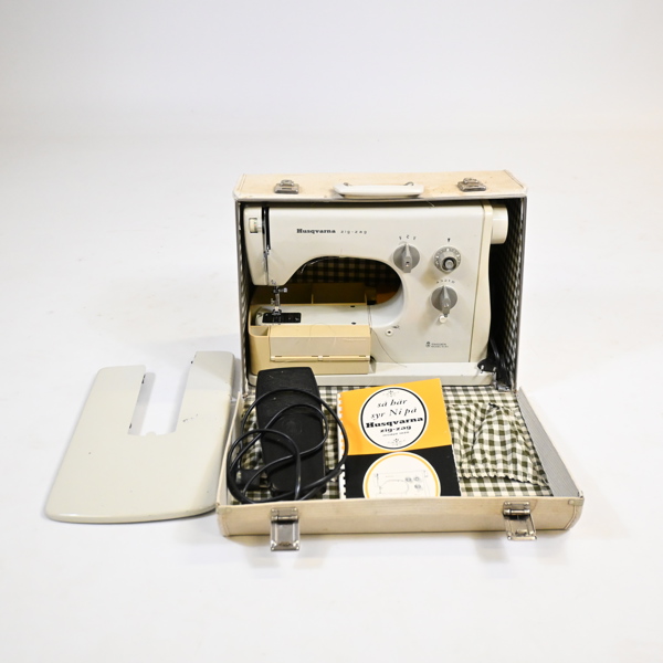 Symaskin, Husqvarna, "zig-zag", modell 1020.