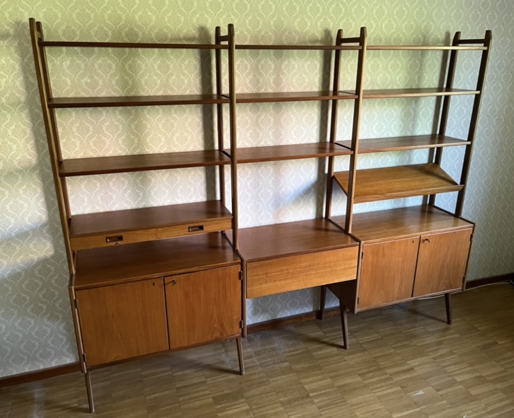 Bokhylla i teak