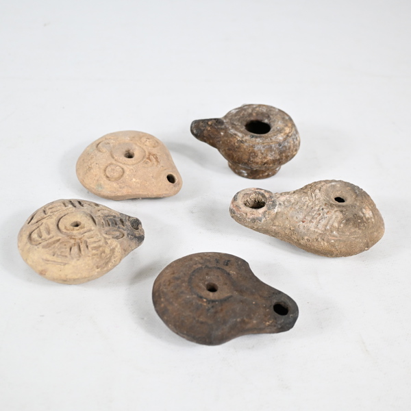 Oljelampor i terrakotta, 5st, Rom, 0-300 e.Kr.