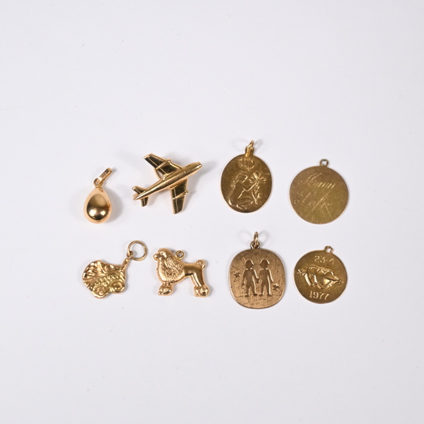 Hängen i 18k guld, 7st.