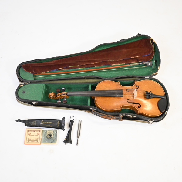 Fiol med stråke,  efter Nicolaus Amatus, 18/1900-tal