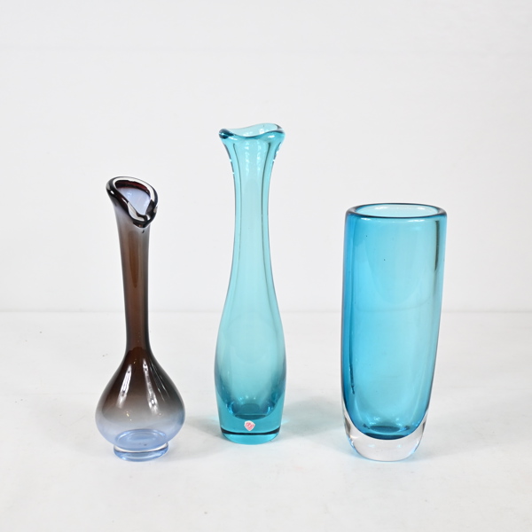 Vaser, 3st, glas, varav två Orrefors.
